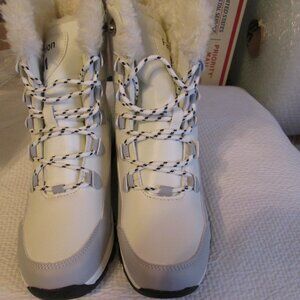 NWOB Fashion M White Women's Snow Boots Size 38 (US 7)